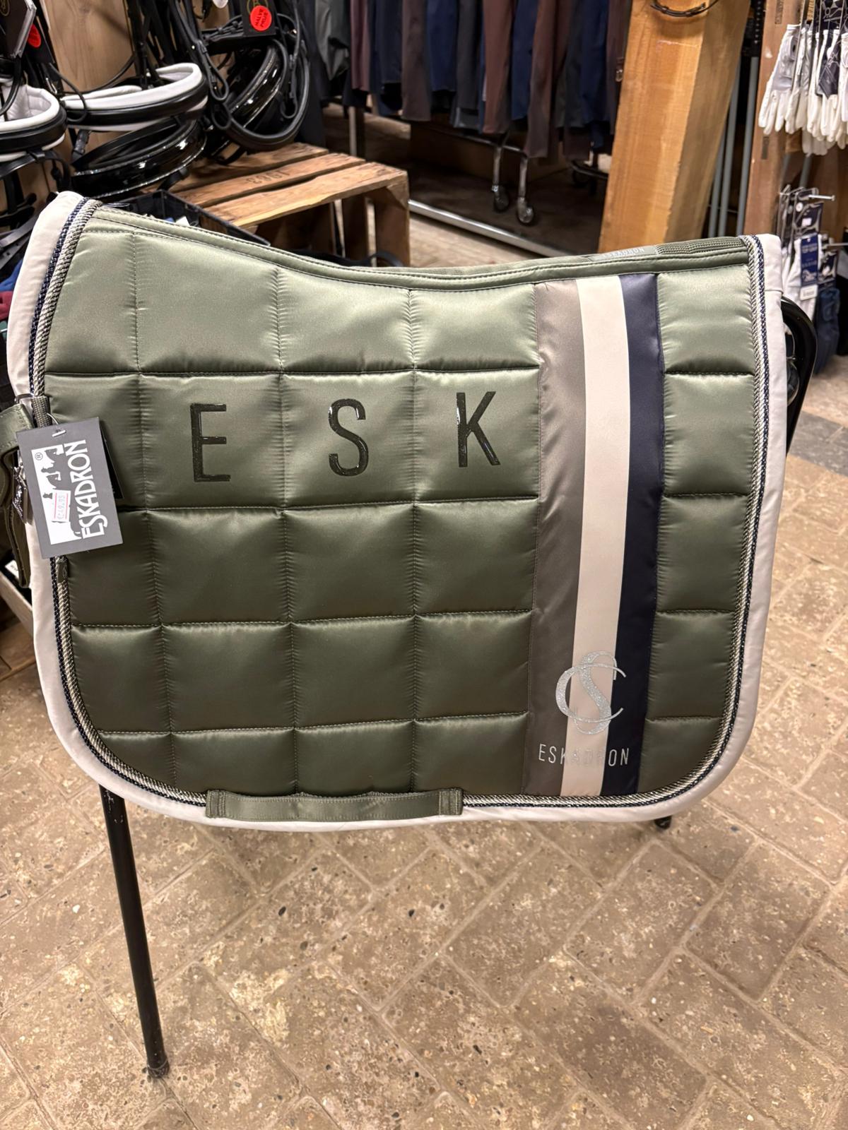 Dekje_Eskadron_dressuur_groen