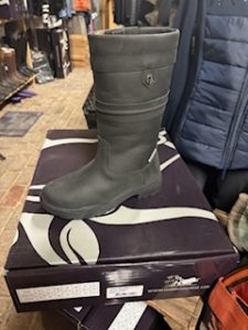 Zwarte waterdichte korte laars 40