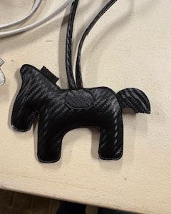 Sleutelhanger leer wit of zwart