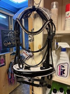 Hoofdstel lak zwart pony