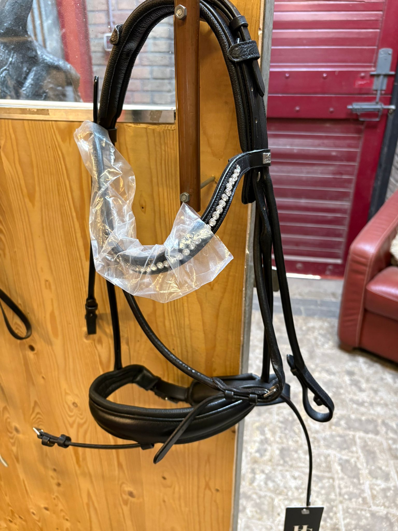 Hoofdstel_HG_Rondgenaaid_Full_zwart_1