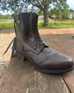 Mountain horse side zip paddock bruin maat 39
