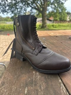 Mountain horse side zip paddock bruin maat 39