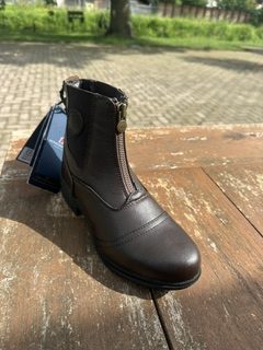 Mountain horse veganza zip paddock bruin maat 39