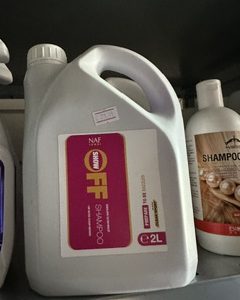 NAF showoff ultra violet shampoo 2 liter