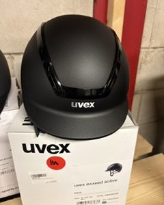 Uvex exxeed active cap black 57-59