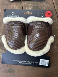 Kentucky Vegan sheepskin young horse fetlock boot maar M