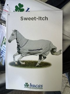 Bucas sweet itch maat 3.6