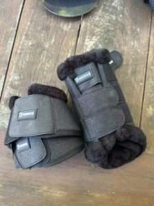 Horka set springschoenen en beenbeschermers maat L