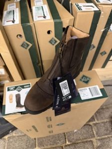 Mountian horse wild river zip bruin 37