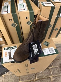 Mountian horse wild river zip bruin 44